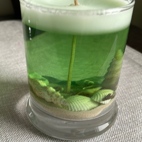 Vacation candle from Maui - Picture 3 of 4